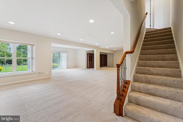 Empty room, Interior, Recessed Lighting