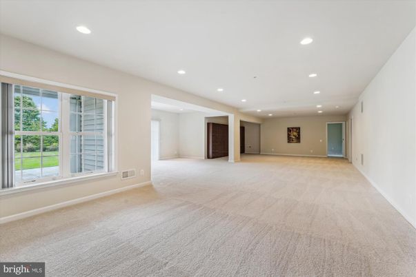 Empty room, Interior, Recessed Lighting