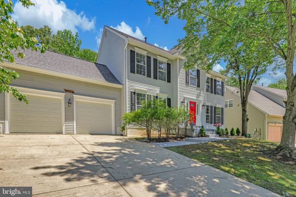 Attached, Exterior, Facade, Rowhouse