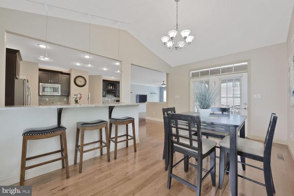 Chandelier, Dining room, Interior, Kitchen, Pendant Lights, Recessed Lighting, Wood Texture Flooring