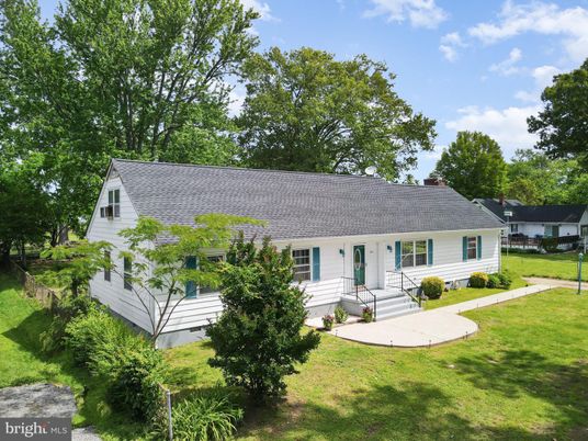 Exterior, Facade, Cape Cod