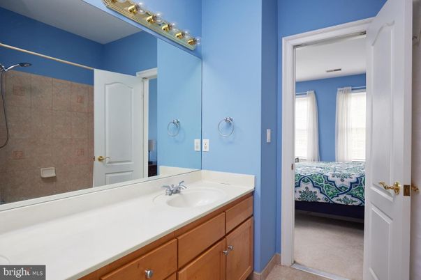 Bathroom, Bedroom, Dual Sink Vanities, Interior