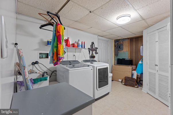 Interior, Washer