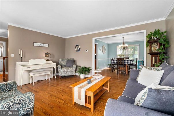 Chandelier, Dining room, Interior, Living room, Piano, Wood Texture Flooring