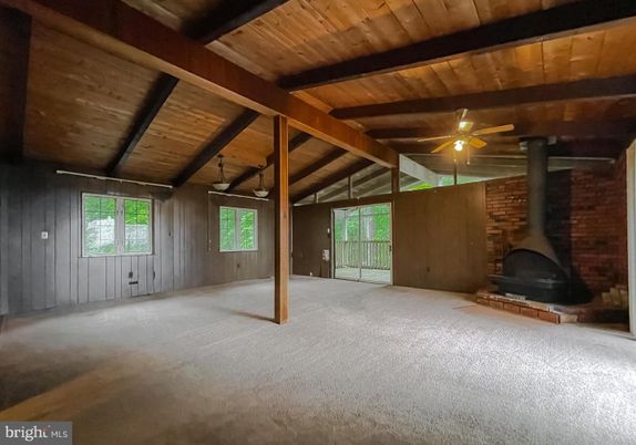 Empty room, Fireplace, Interior, Wooden Beams, Wooden Ceilings