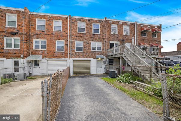 Attached, Exterior, Facade, Brick Facade, Rowhouse