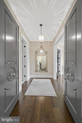 Chandelier, Interior, Wood Texture Flooring