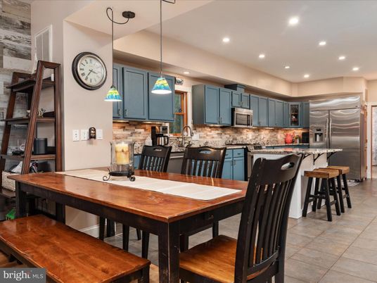 Dining room, Interior, Kitchen, Pendant Lights, Recessed Lighting, Stainless Steel Appliances