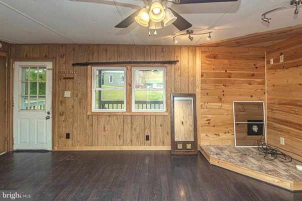 Empty room, Interior, Wood Texture Flooring, Wooden Walls