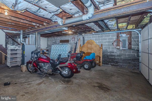Garage, Interior, Stone Walls