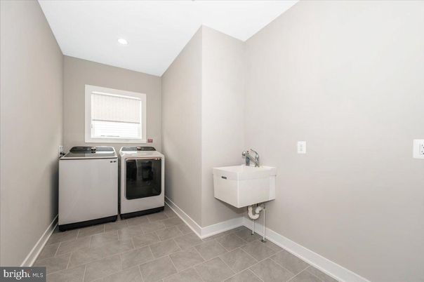 Interior, Recessed Lighting, Washer