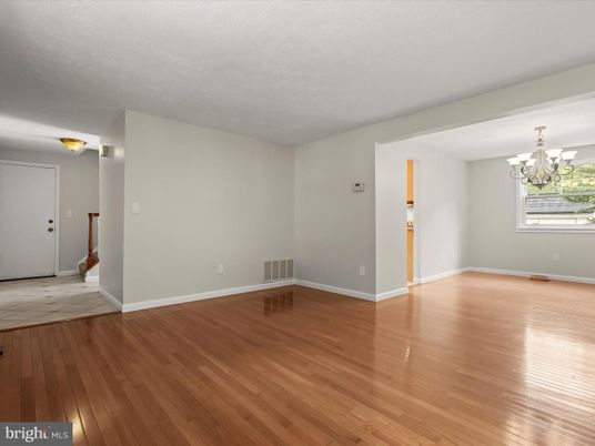 Chandelier, Empty room, Interior, Wood Texture Flooring