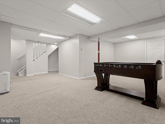 Game Room, Interior, Recessed Lighting