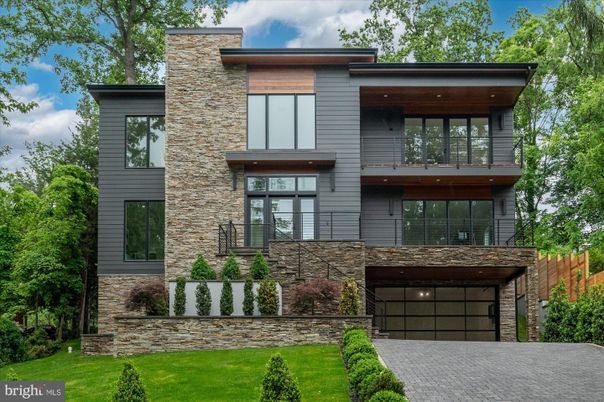 Attached, Exterior, Facade, Modern