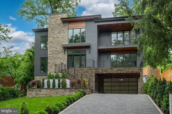 Attached, Exterior, Facade, Modern