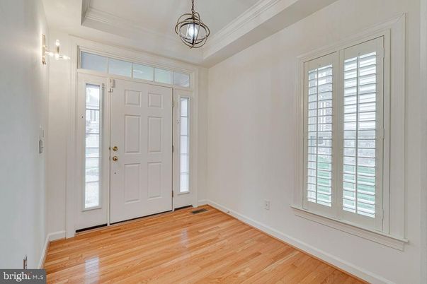 Empty room, Interior, Pendant Lights, Wood Texture Flooring