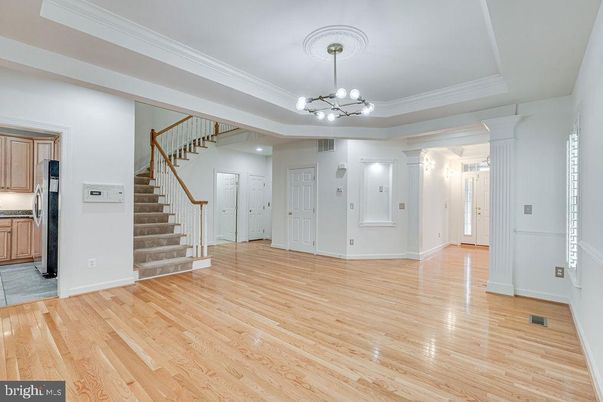 Chandelier, Empty room, Interior, Recessed Lighting, Wood Texture Flooring