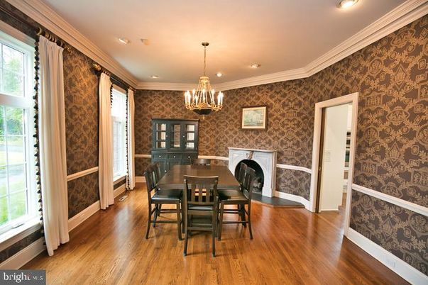Chandelier, Dining room, Fireplace, Interior, Recessed Lighting, Wood Texture Flooring