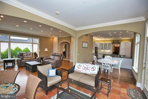 Dining room, Interior, Kitchen, Living room, Pendant Lights, Recessed Lighting, Stainless Steel Appliances