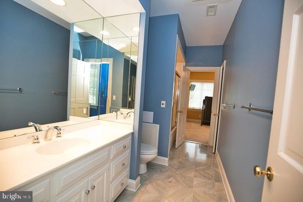 Bathroom, Interior, Recessed Lighting