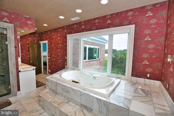 Bathroom, Interior, Marble, Recessed Lighting