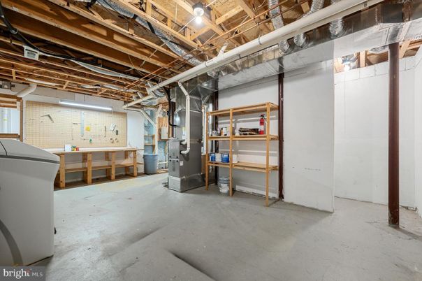 Interior, Washer, Wooden Beams
