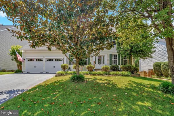 Attached, Exterior, Facade, Ranch