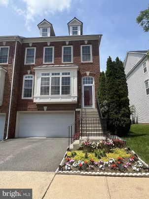 Attached, Exterior, Facade, Brick Facade, Rowhouse
