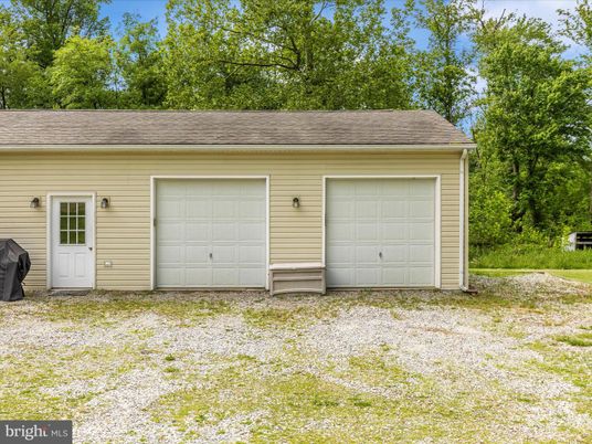Detached Garage, Exterior
