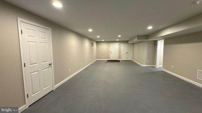 Empty room, Interior, Recessed Lighting
