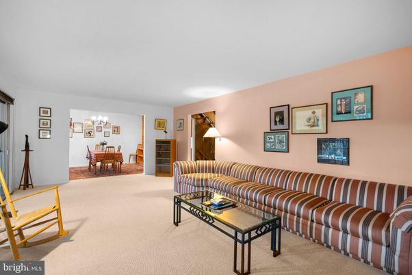Chandelier, Dining room, Interior, Living room