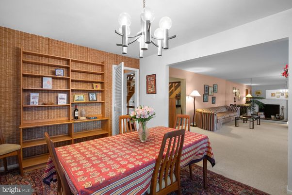 Chandelier, Dining room, Interior, Living room