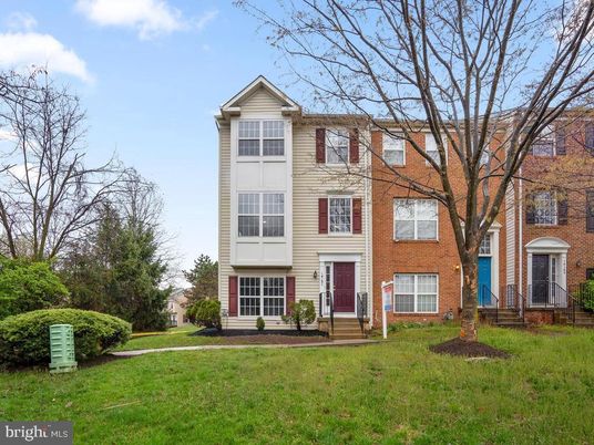 Backyard, Exterior, Facade, Brick Facade, Rowhouse