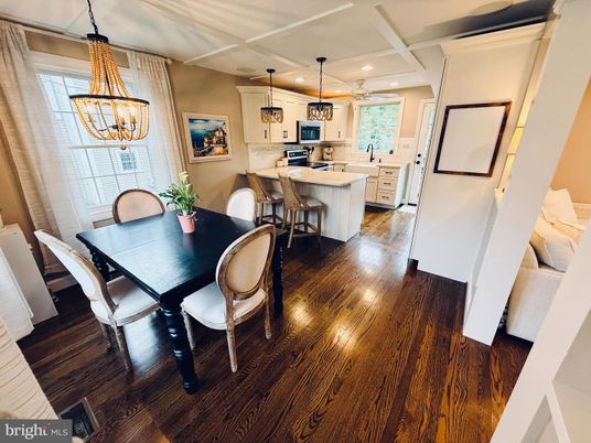 Dining room, Interior, Kitchen, Pendant Lights, Recessed Lighting, Wood Texture Flooring