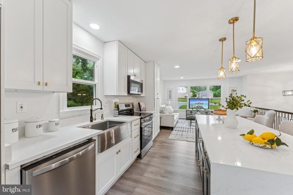 Interior, Kitchen, Living room, Pendant Lights, Recessed Lighting, Stainless Steel Appliances, Wood Texture Flooring