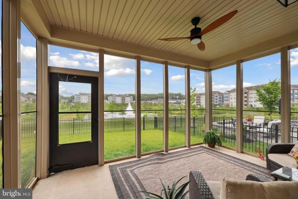 Interior, Sun Room, Water