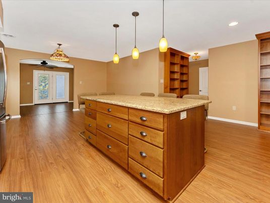 Interior, Pendant Lights, Recessed Lighting, Wood Texture Flooring