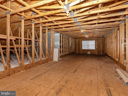 Empty room, Interior, Wooden Beams