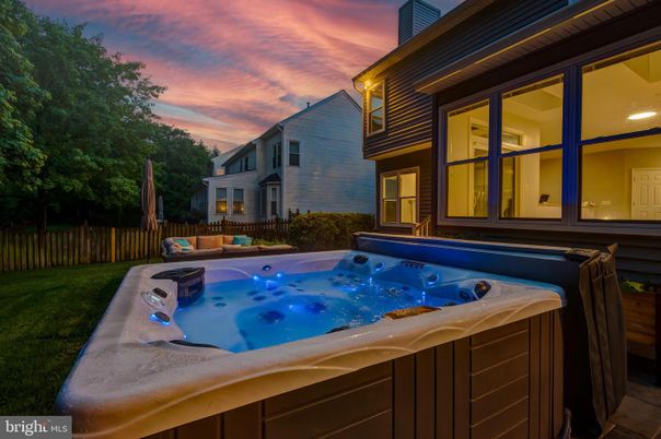 Exterior, Hot Tub