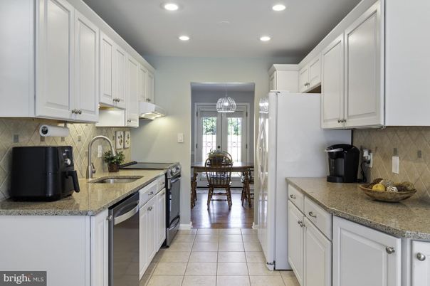 Dining room, Interior, Kitchen, Pendant Lights, Recessed Lighting