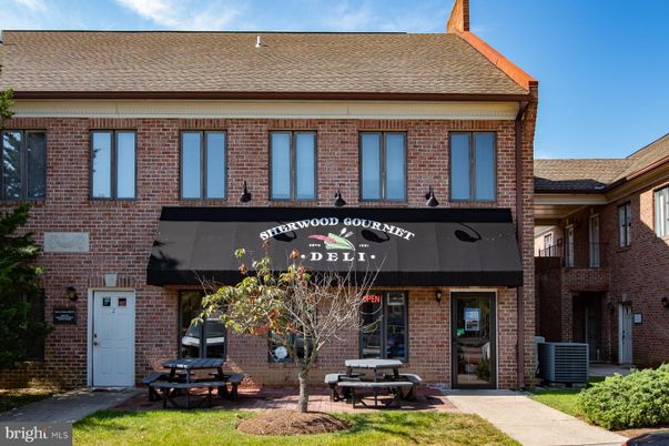 Exterior, Facade, Brick Facade, Georgian