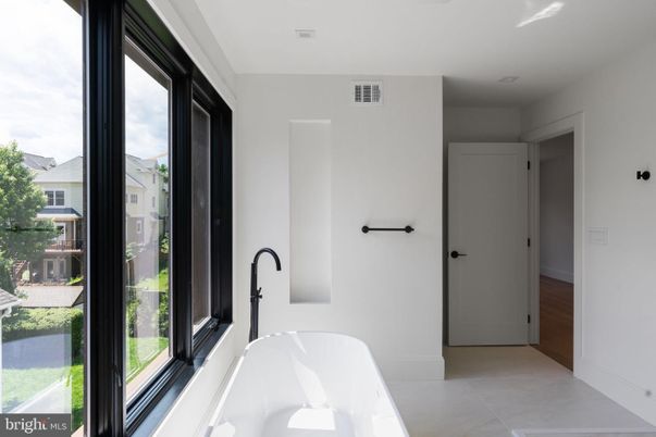 Bathroom, Free Standing Baths, Interior