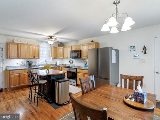 Chandelier, Dining room, Interior, Kitchen, Wood Texture Flooring