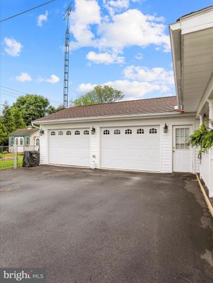 Detached Garage, Exterior