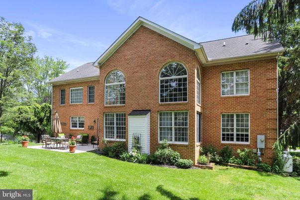 Backyard, Exterior, Facade, Brick Facade, Brick Traditional