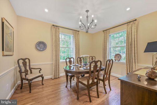 Chandelier, Dining room, Interior, Recessed Lighting, Wood Texture Flooring