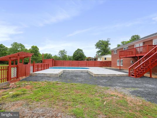 Backyard, Exterior, Pool