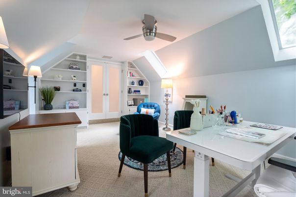 Home Office, Interior