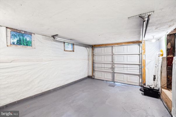 Garage, Interior