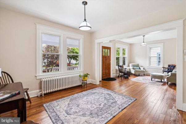 Interior, Living room, Pendant Lights, Wood Texture Flooring